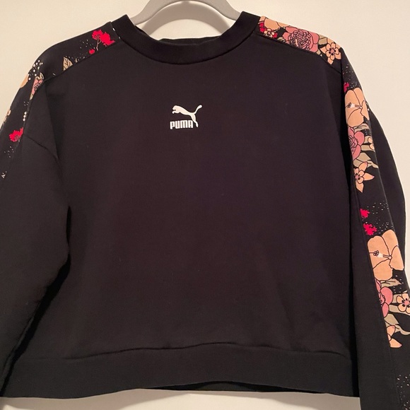 Puma Cropped Sweatshirt Flowered Detailed sleeve. Sz.XL Runs Small - Picture 2 of 8